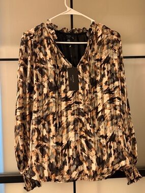 HAVER London Blouse Women’s Medium NWT Abstract Floral Ruffle Neck Long Sleeve